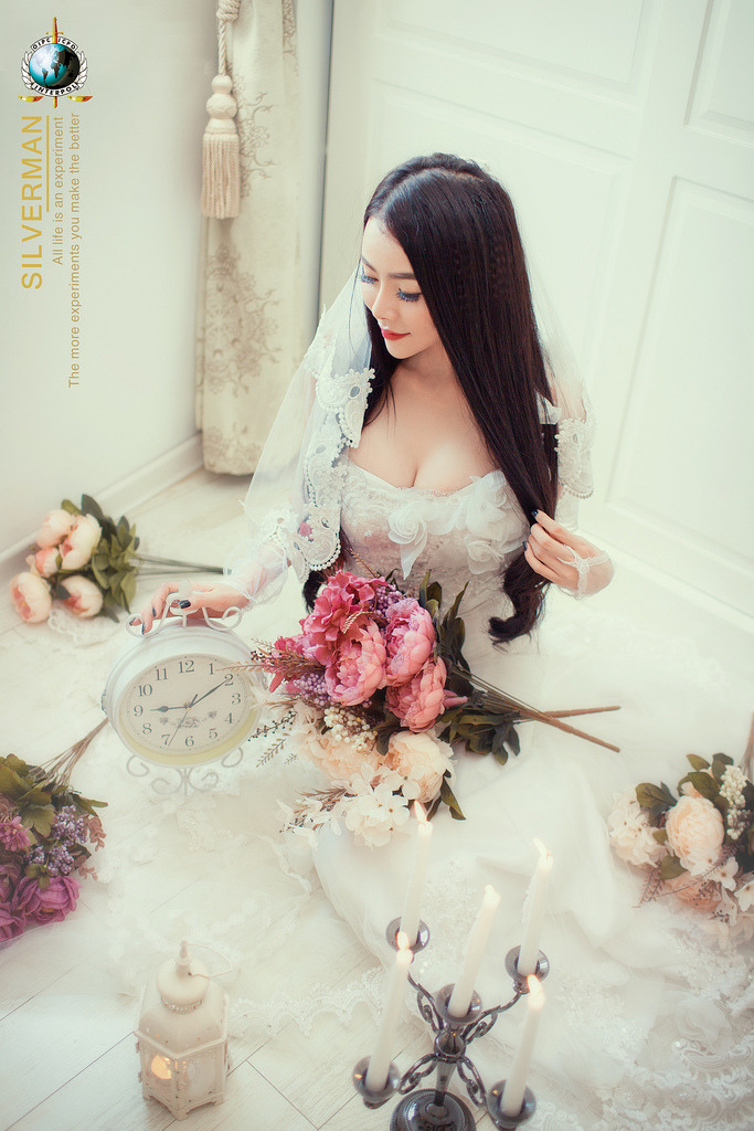 一边吻一边摸进内裤里网站
